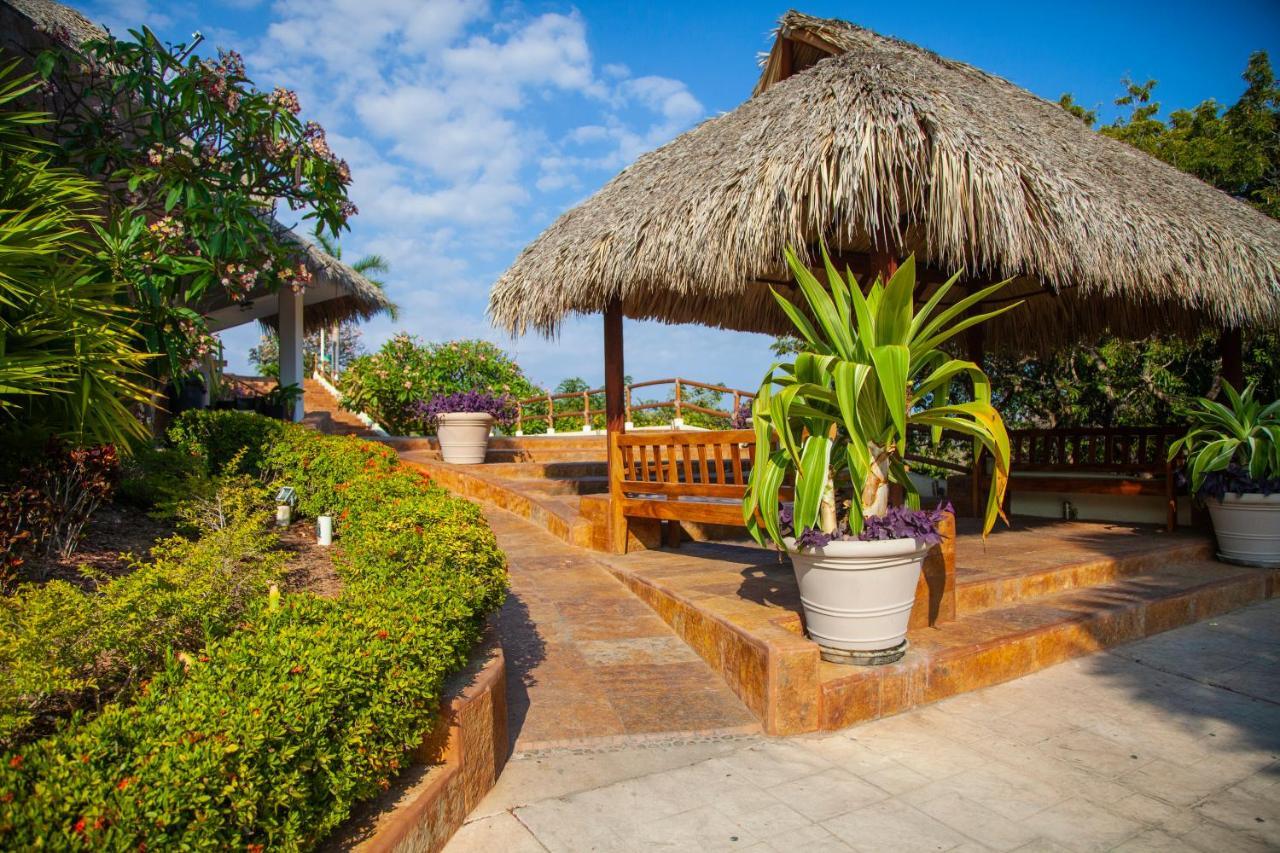 Princess Mayev Santa Cruz Huatulco Esterno foto